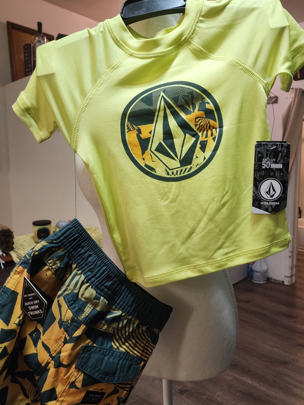 Volcom Kids' Yellow Rash Guard Top - Short Sleeve Sun Shirt W/Trunks Sz 12M